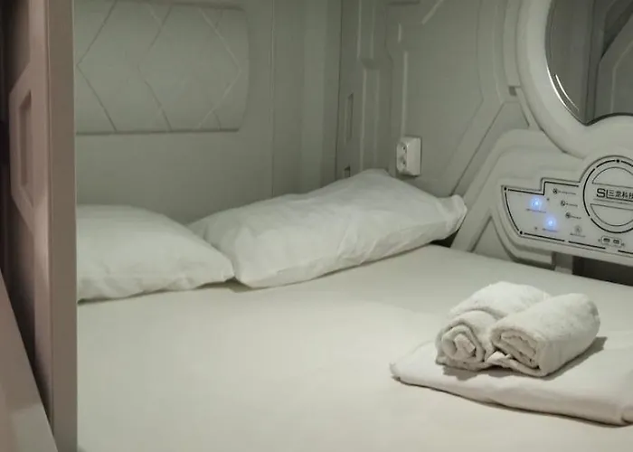 Min Hostel Capsules